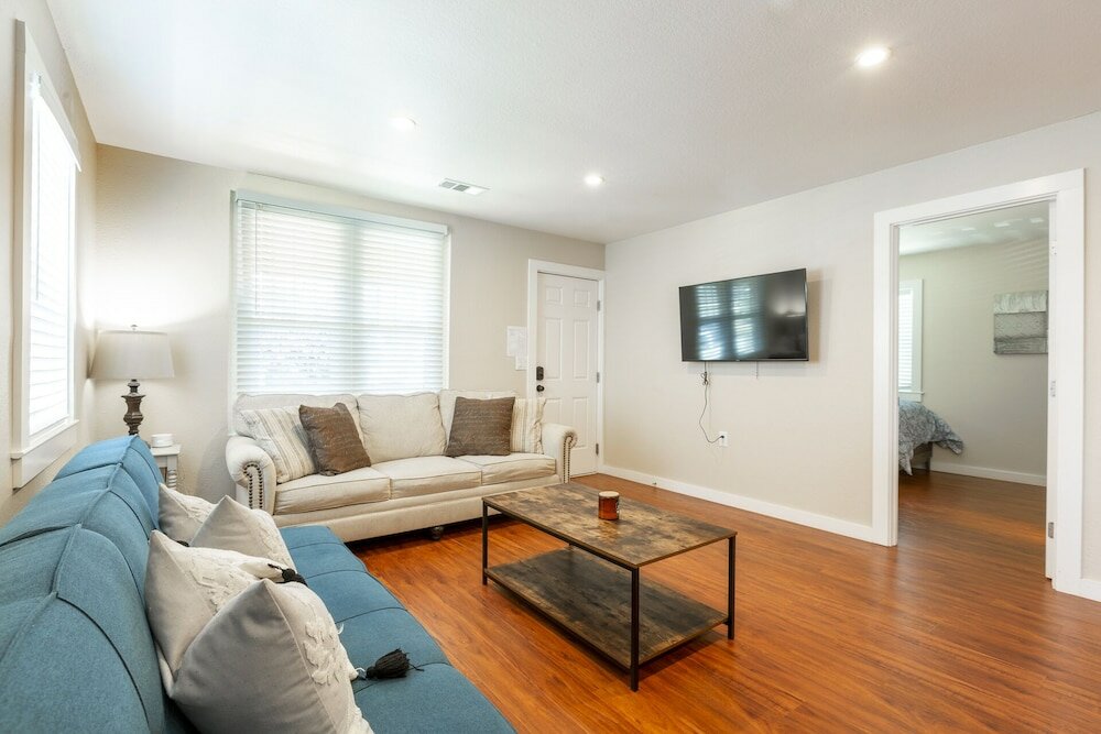 Фото Marbella Lane Triplex San Jose