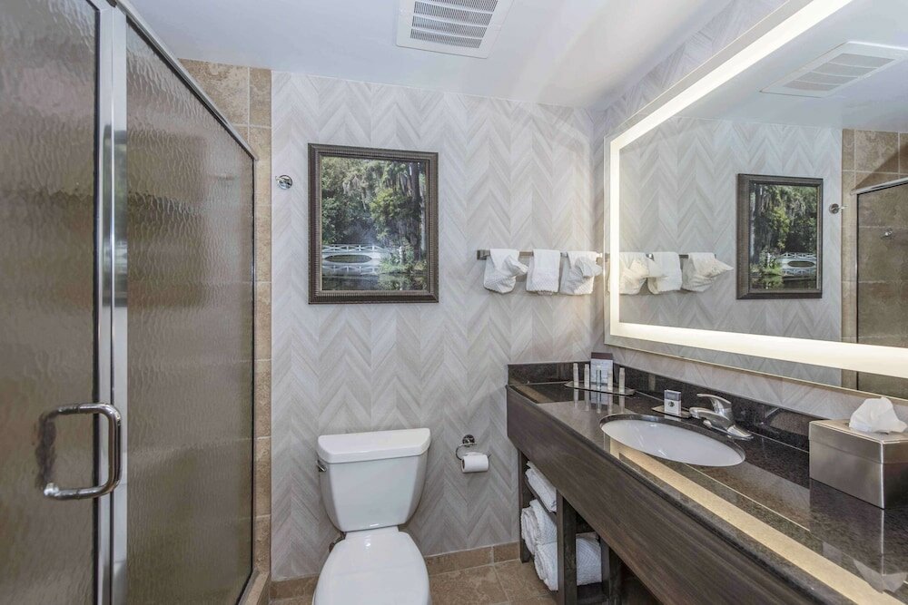 Фото DoubleTree by Hilton North Charleston - Convention Center