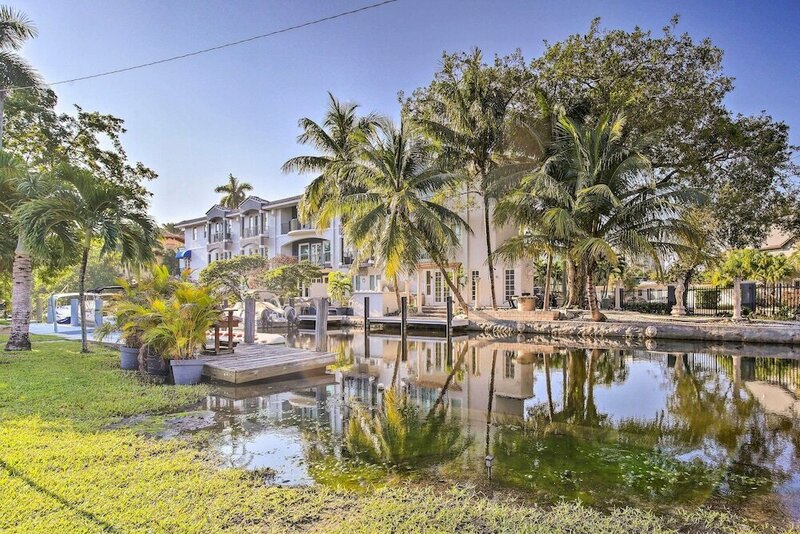 Гостиница Fort Lauderdale Condo w Patio, Near Canal! в Форт-Лодердейл