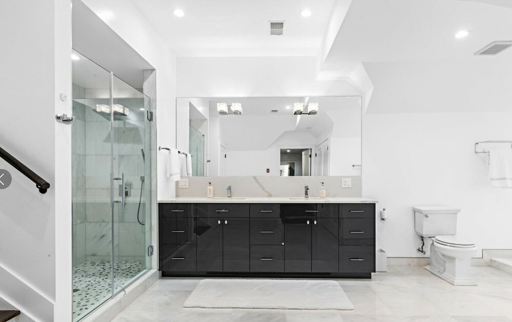 Фото Monmouth Beach 4br Villa on the Water