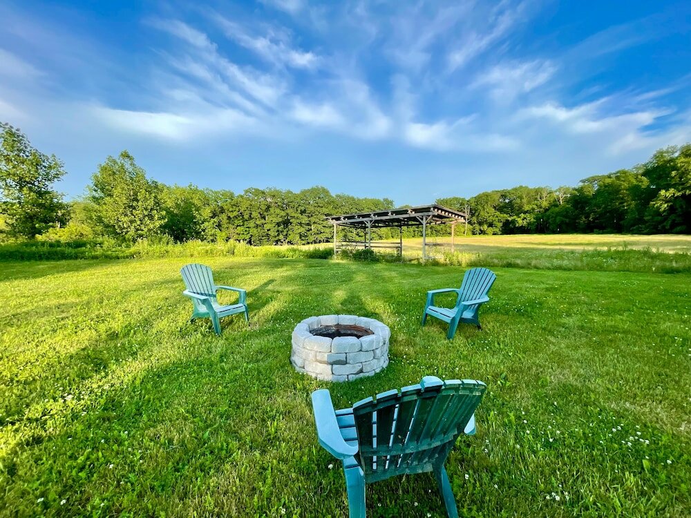 Фото 1735 Stone Farmhouse