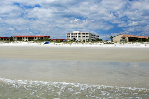 Гостиница Guy Harvey Resort on St Augustine Beach в Сент-Огастине