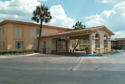 Гостиница La Quinta Inn by Wyndham San Antonio South Park в Сан-Антонио