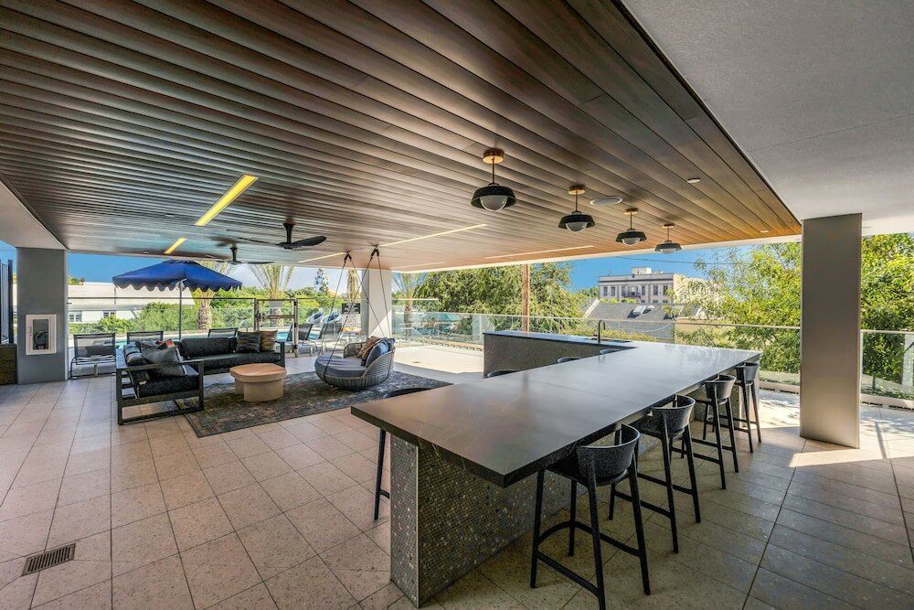 Фото Luxury Apartment in Hollywood