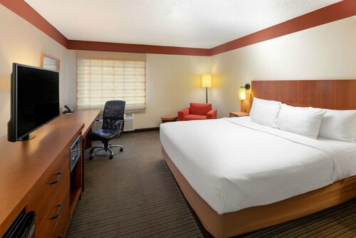 Гостиница La Quinta Inn & Suites by Wyndham Savannah Southside в Саванне