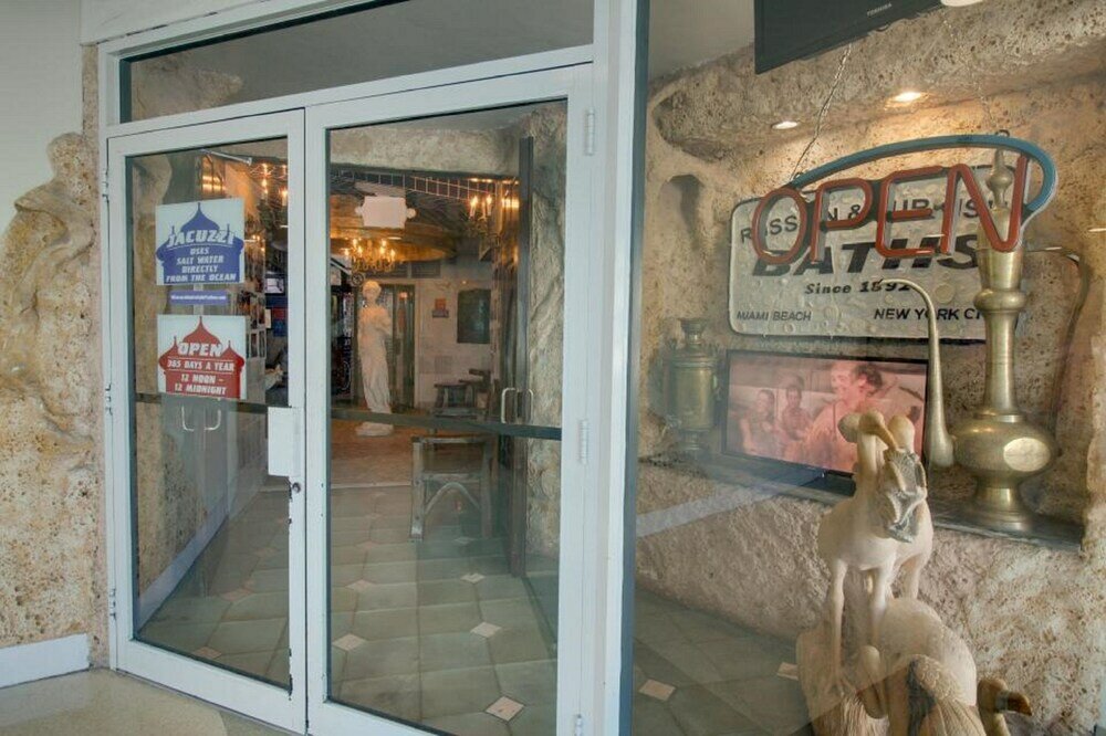 Фото Miami Beach Castle by the Ocean