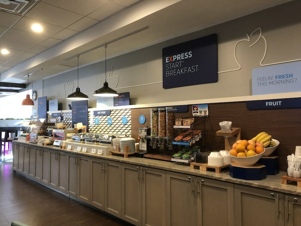 Фото Holiday Inn Express Washington Dc N-Silver Spring, an Ihg Hotel