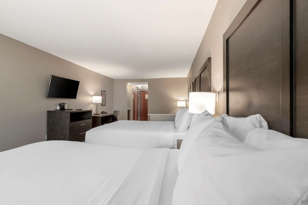 Фото Comfort Inn & Suites Near Medical Center