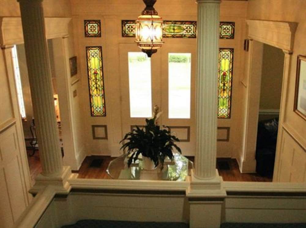 Фото The Queen of the Catskills B&b