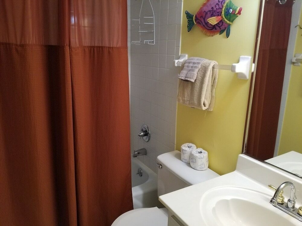 Фото Ocean View 2 Bed, 2 Bath, Steps to the Beach - Spanish Trace 240