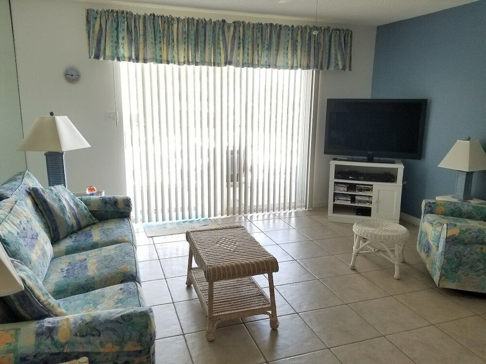 Фото Ocean View 2 Bed, 2 Bath, Steps to the Beach - Spanish Trace 240