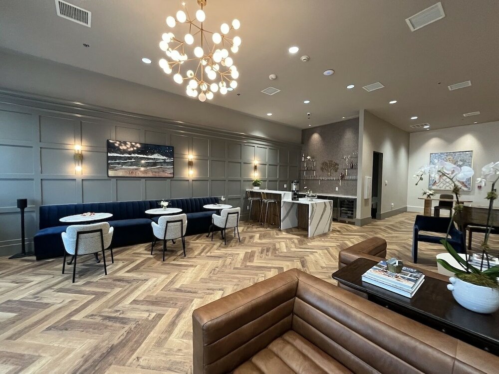 Фото The Thomas Hotel