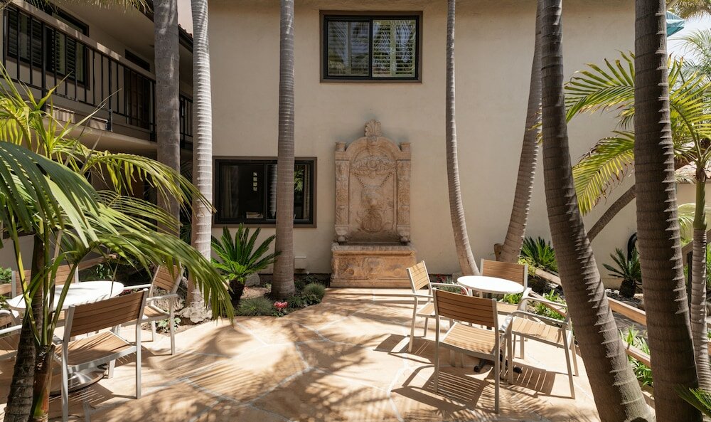 Фото Franciscan Inn & Suites