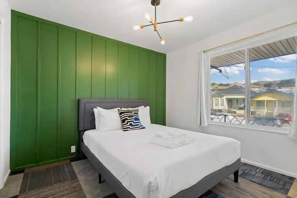 Фото Stylish Green n Gold 2br 1Bath Apartment