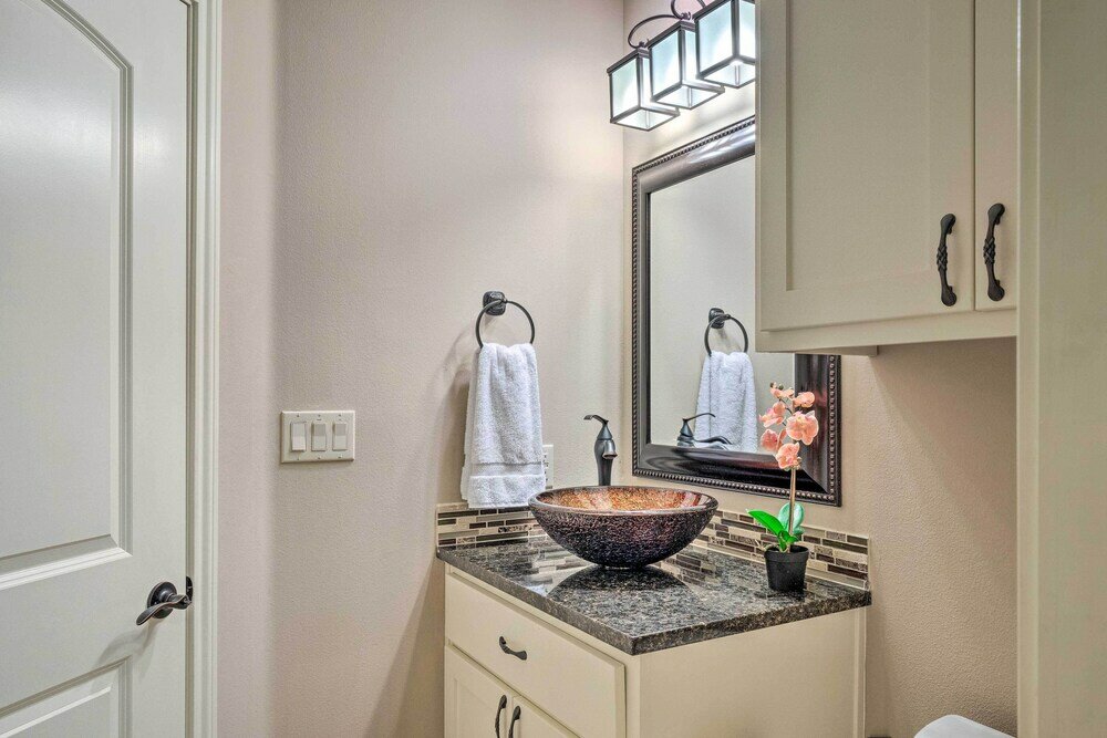 Фото Holly Hideaway