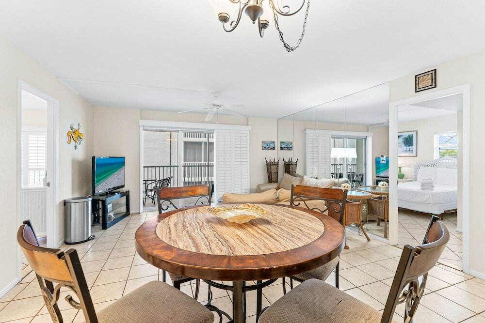 Фото Crescent Arms by Beachside Management