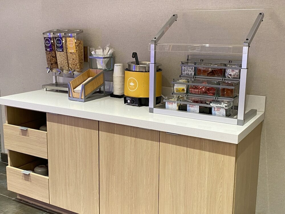 Фото Home2 Suites by Hilton Raleigh State Arena