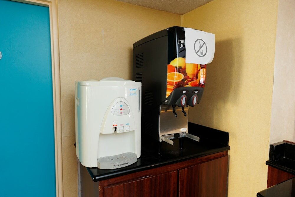 Фото Garnet Inn & Suites, Orlando