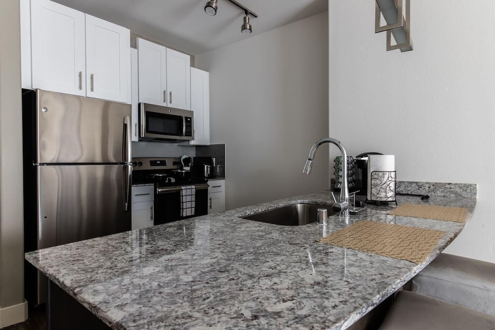 Фото StayOvr at Legacy West - Windrose