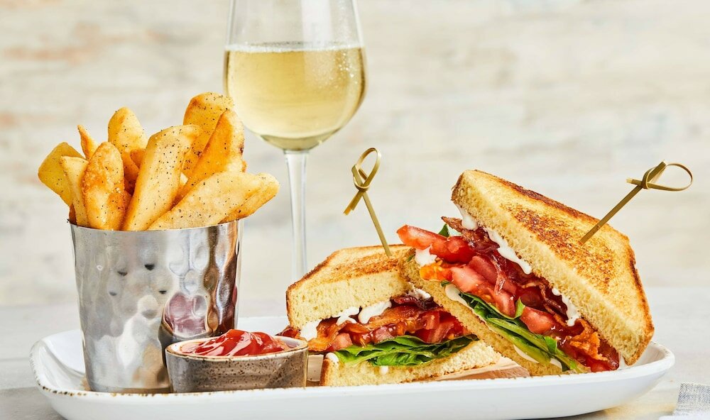 Фото Courtyard by Marriott San Diego Gaslamp/Convention Center