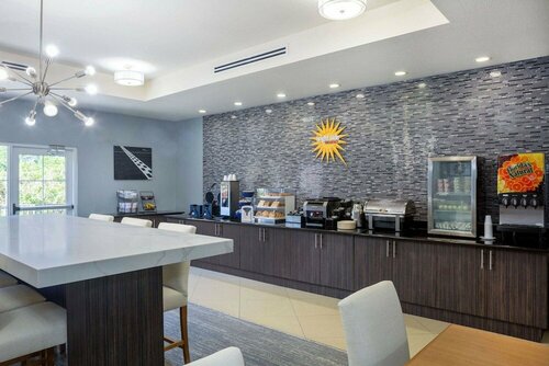 Гостиница La Quinta Inn & Suites by Wyndham Sebring