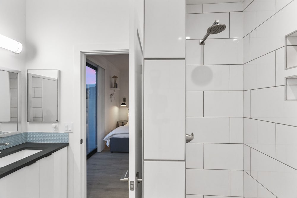 Фото Primo Old Town Location with Heated Pool