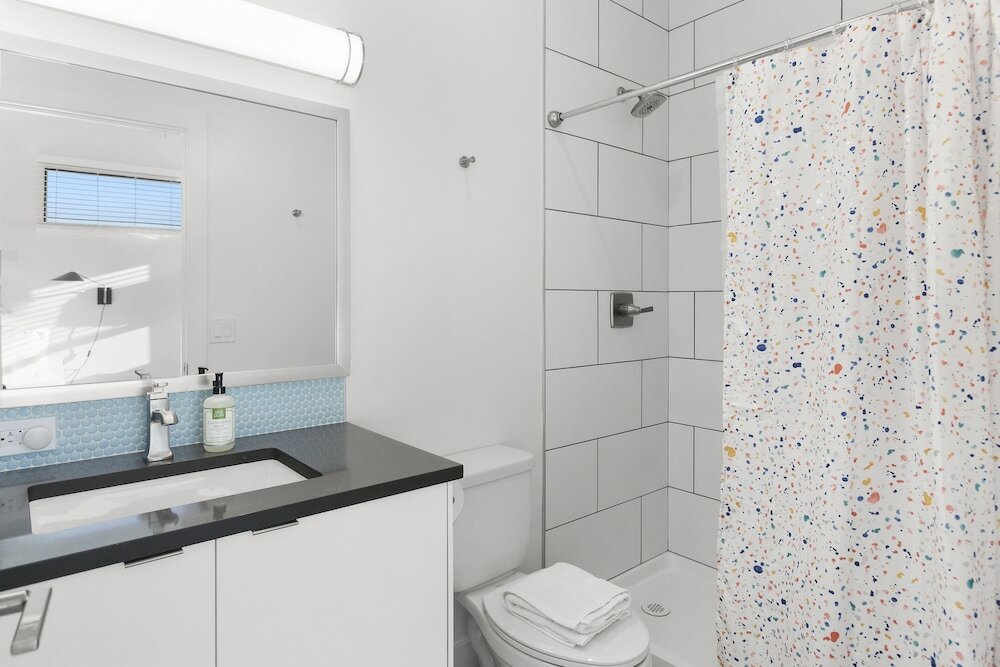 Фото Primo Old Town Location with Heated Pool