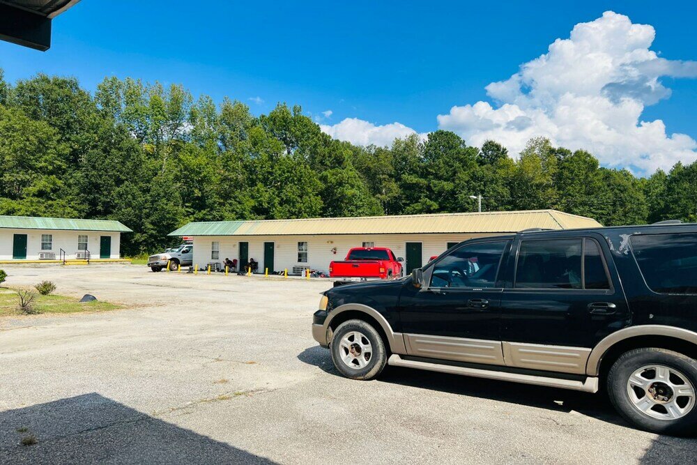 Фото Sparta Seven Motel by Oyo near Milledgeville