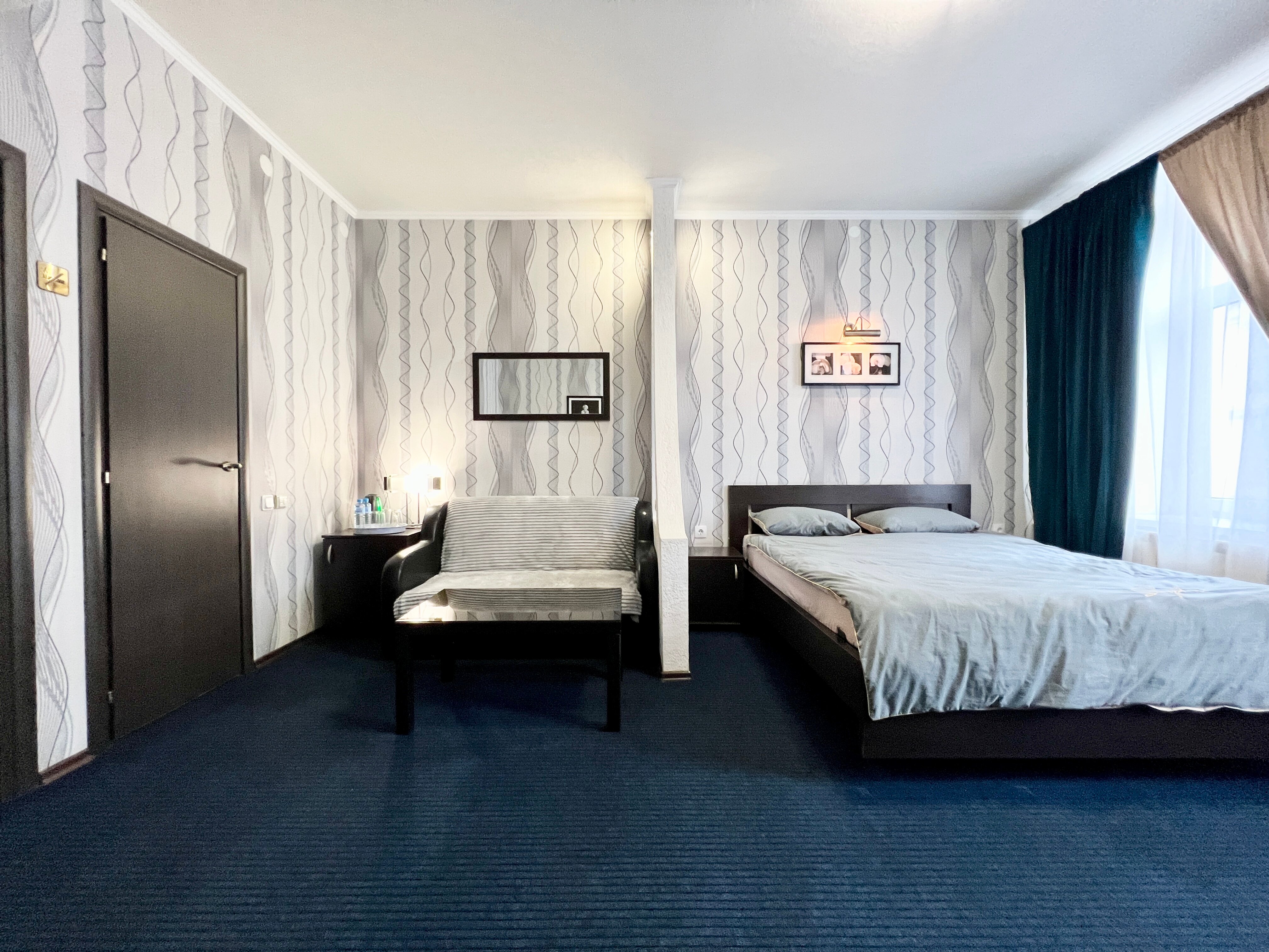 Фото отеля 1