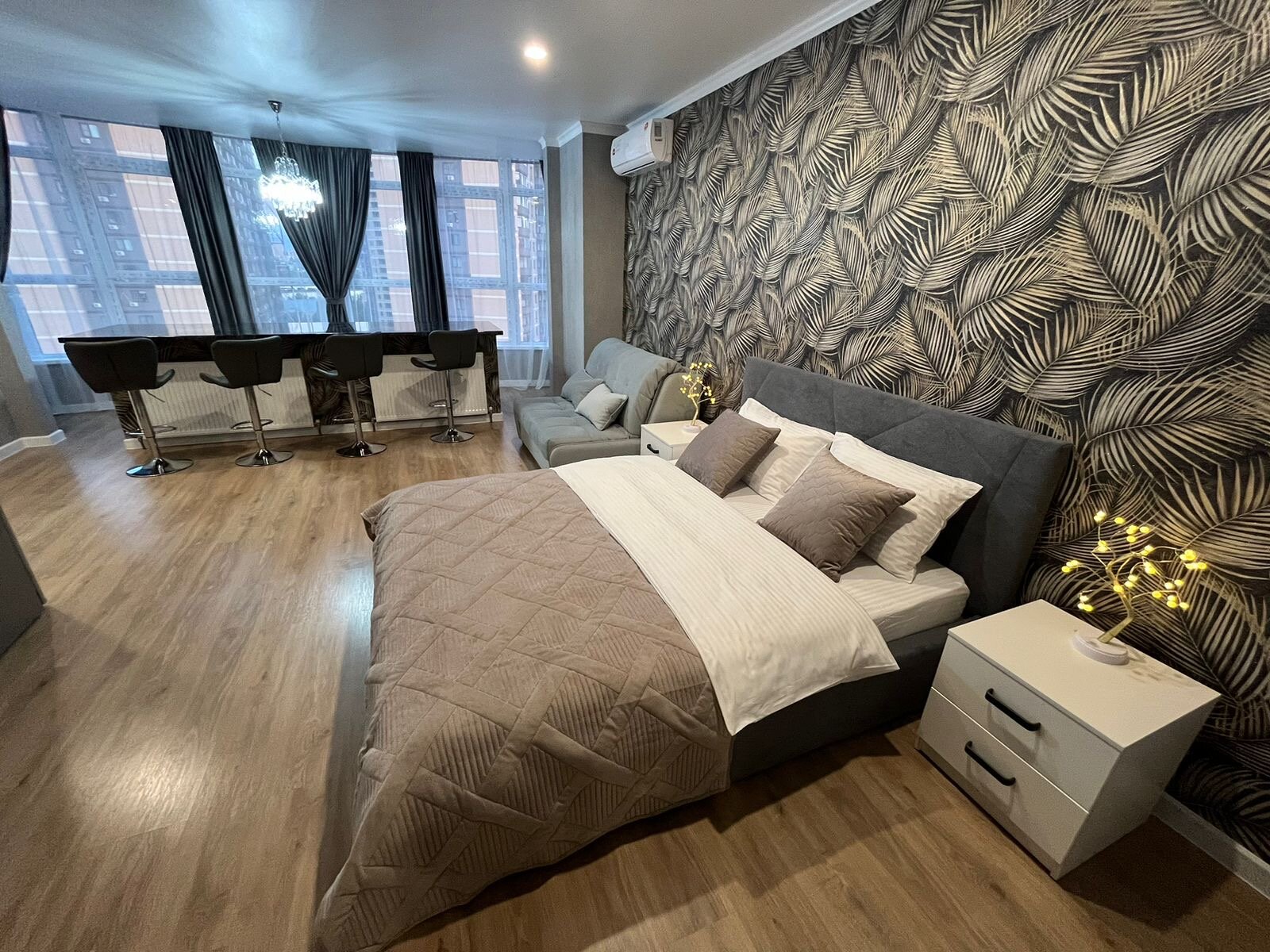 Фото Авторские Апартаменты на улице Ларина 45 СТР. 6