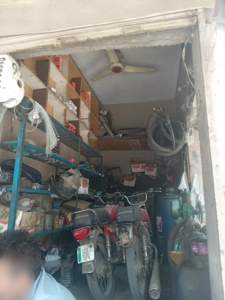 Tires and wheels Tyre shop, Lahore, photo