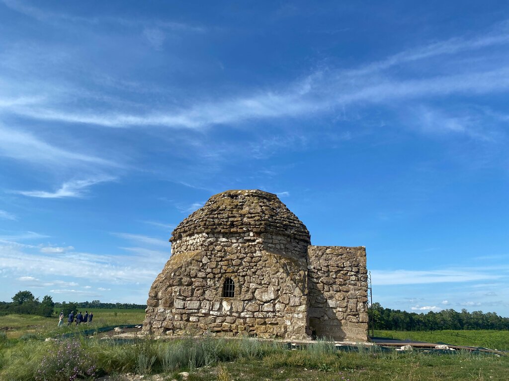 Diqqətəlayiq yer Tura Khan's mausoleum, Başqırdıstan Respublikası, foto