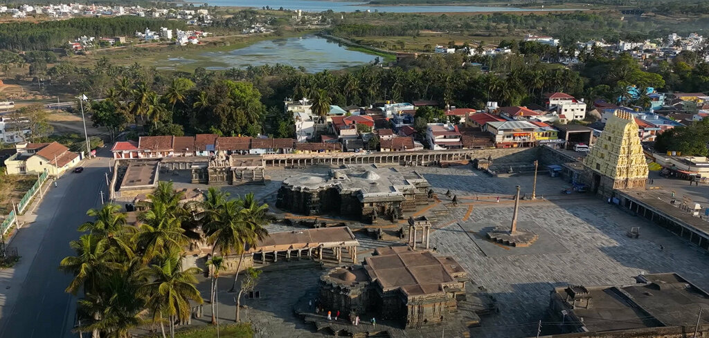 Pagoda Chennakeshava Temple, Karnataka, photo