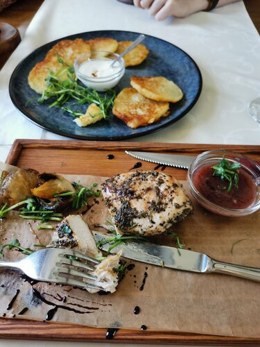 Restaurant Donjon, Navapolatsk, photo