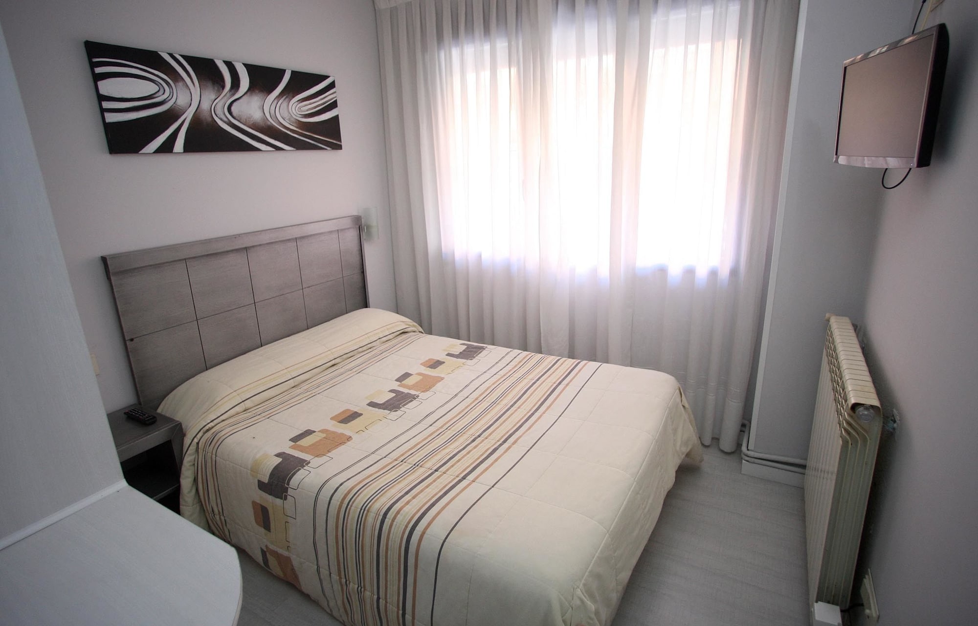 Фото Hostal Santa Barbara