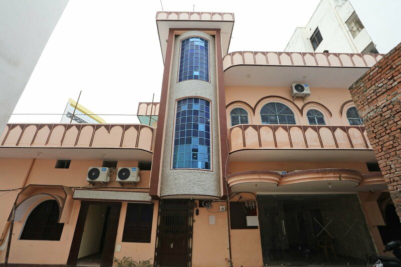 Гостиница Oyo 17171 Sandhya Guest House в Варанаси