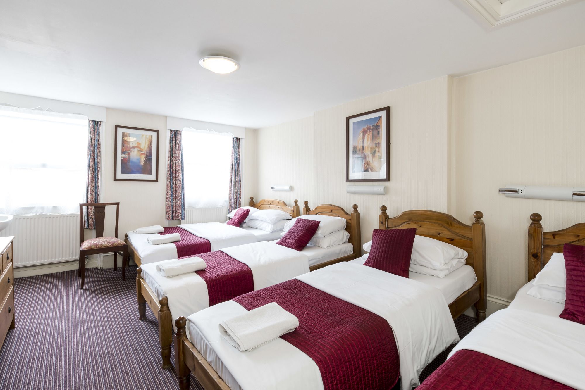 Фото St Athans Hotel