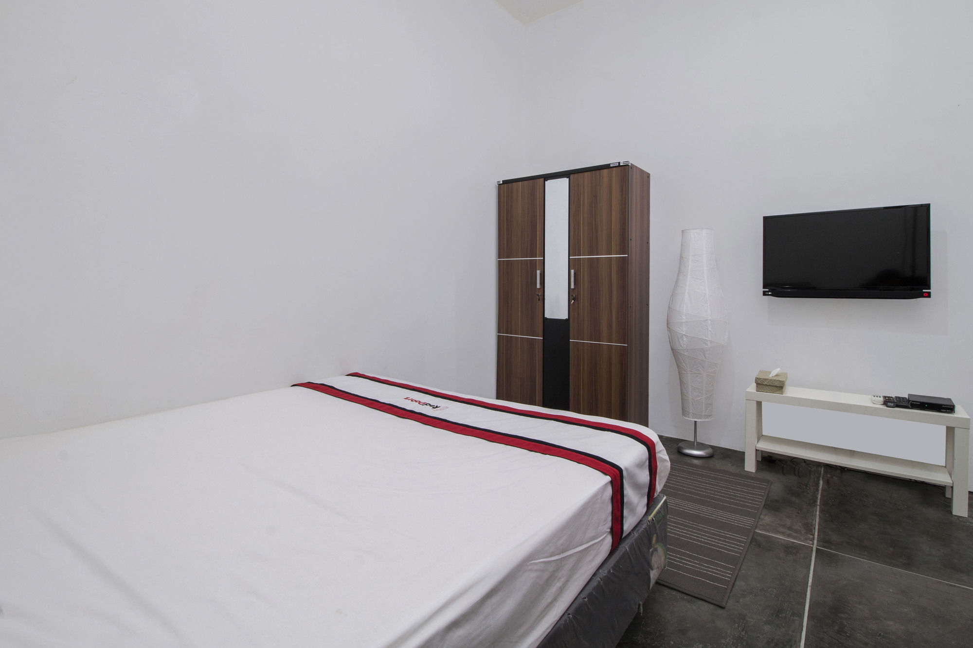 Фото RedDoorz @ Radio Dalam