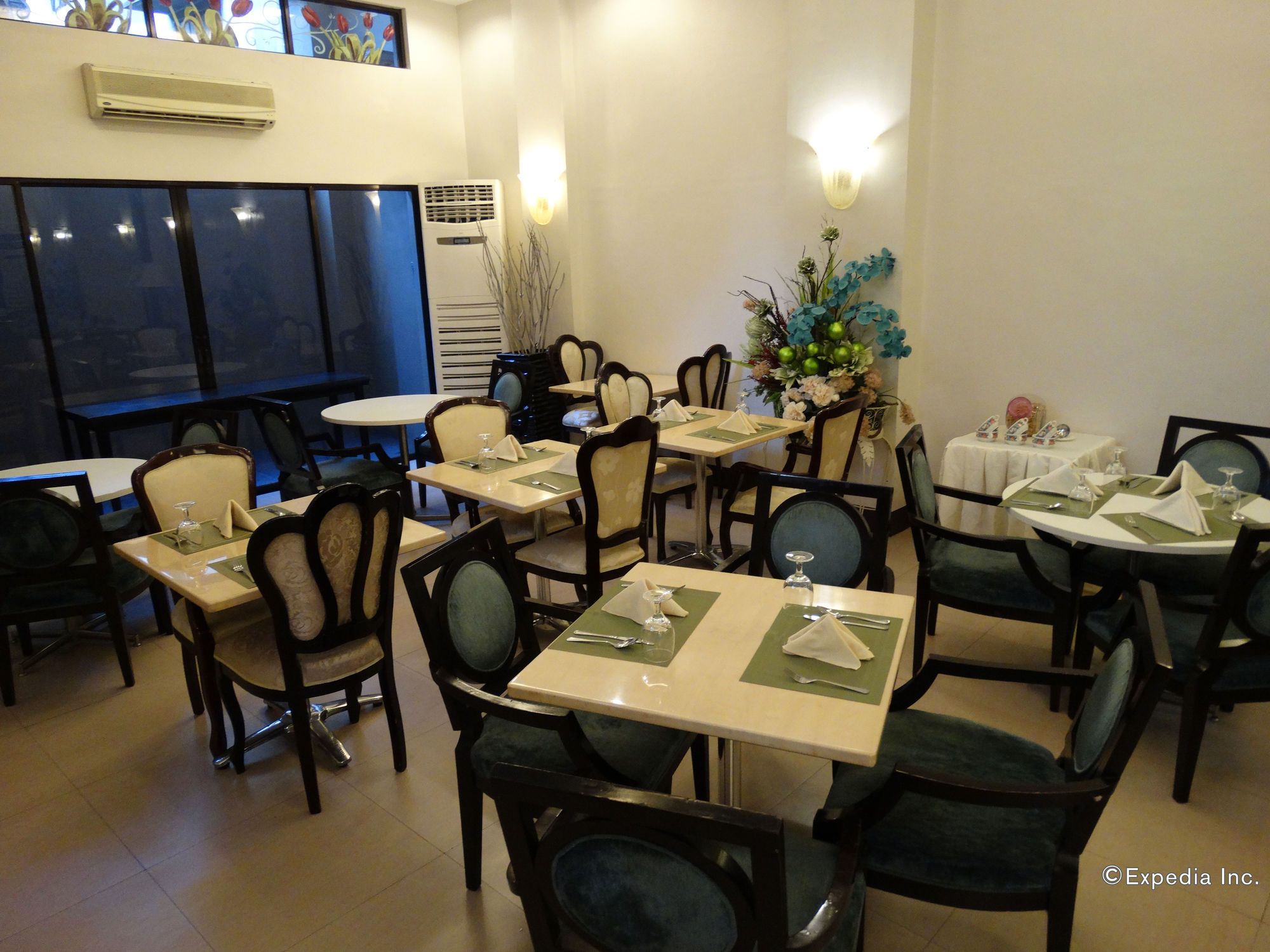 Фото Отель Windy Ridge Malate