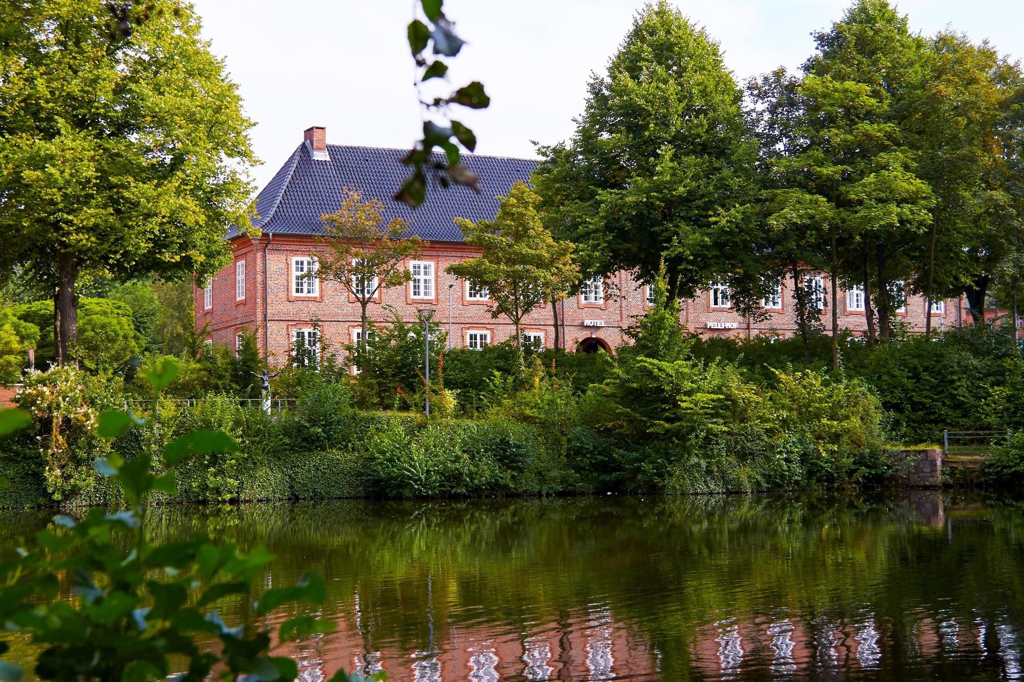 Фото Hotel Pelli Hof Rendsburg by Tulip Inn