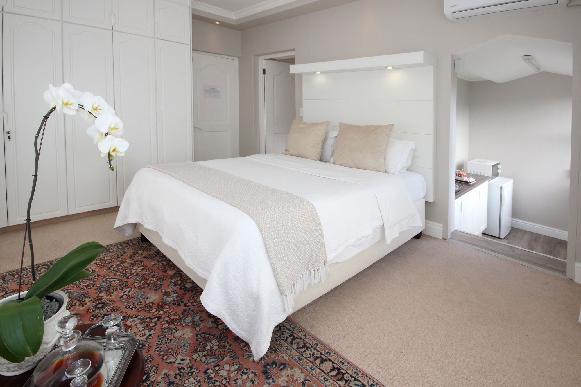 Фото Hermanus Beachfront Lodge