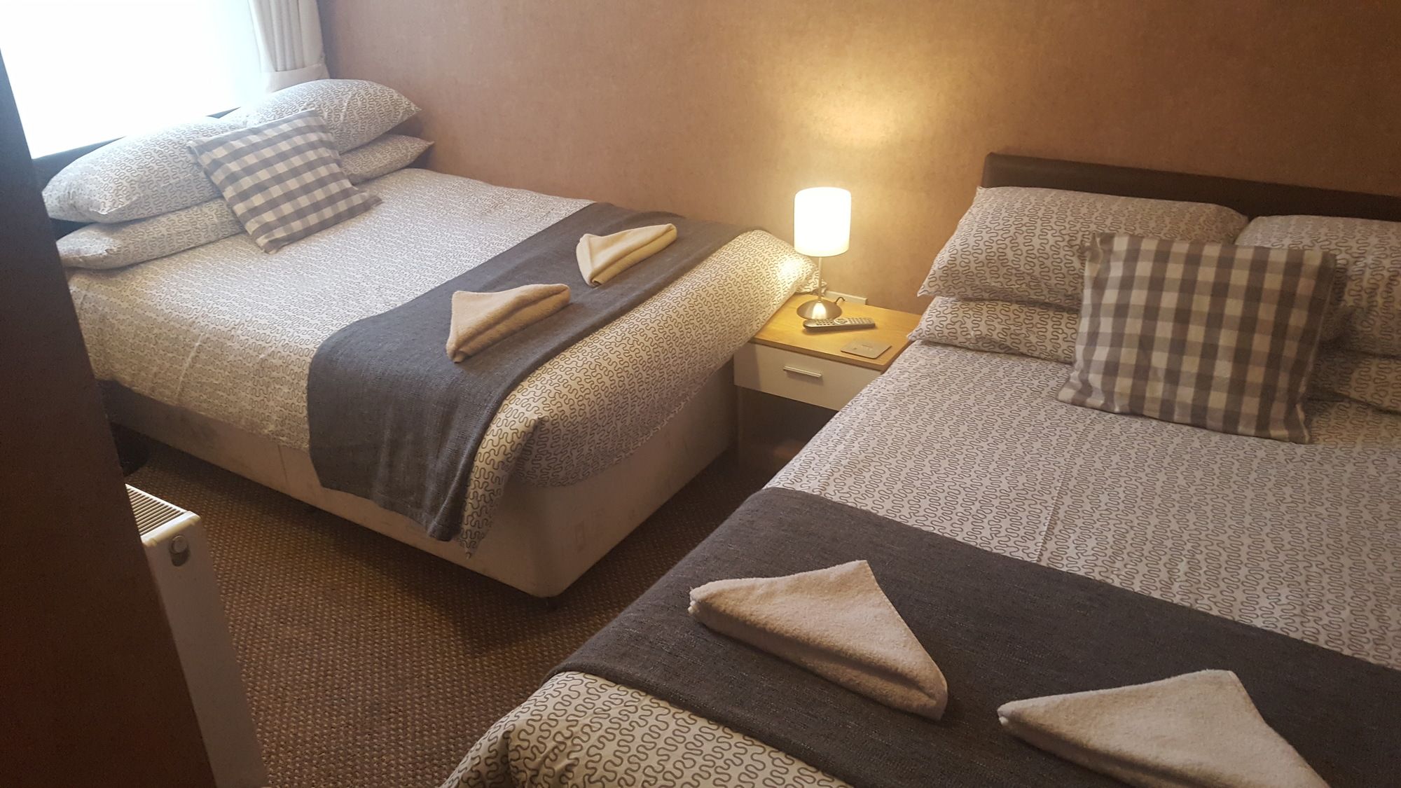 Фото Newholme Hotel