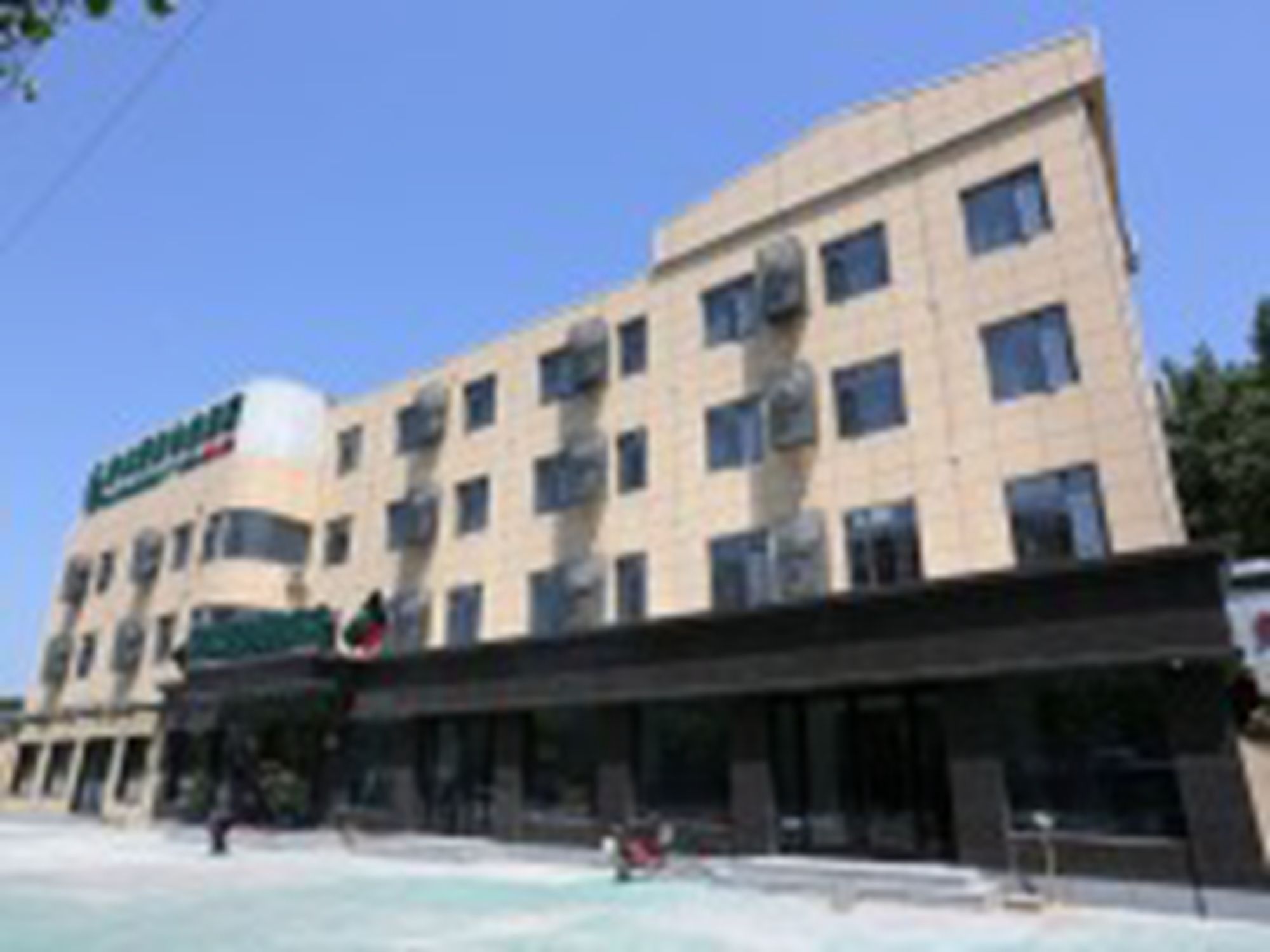 Фото отеля 2