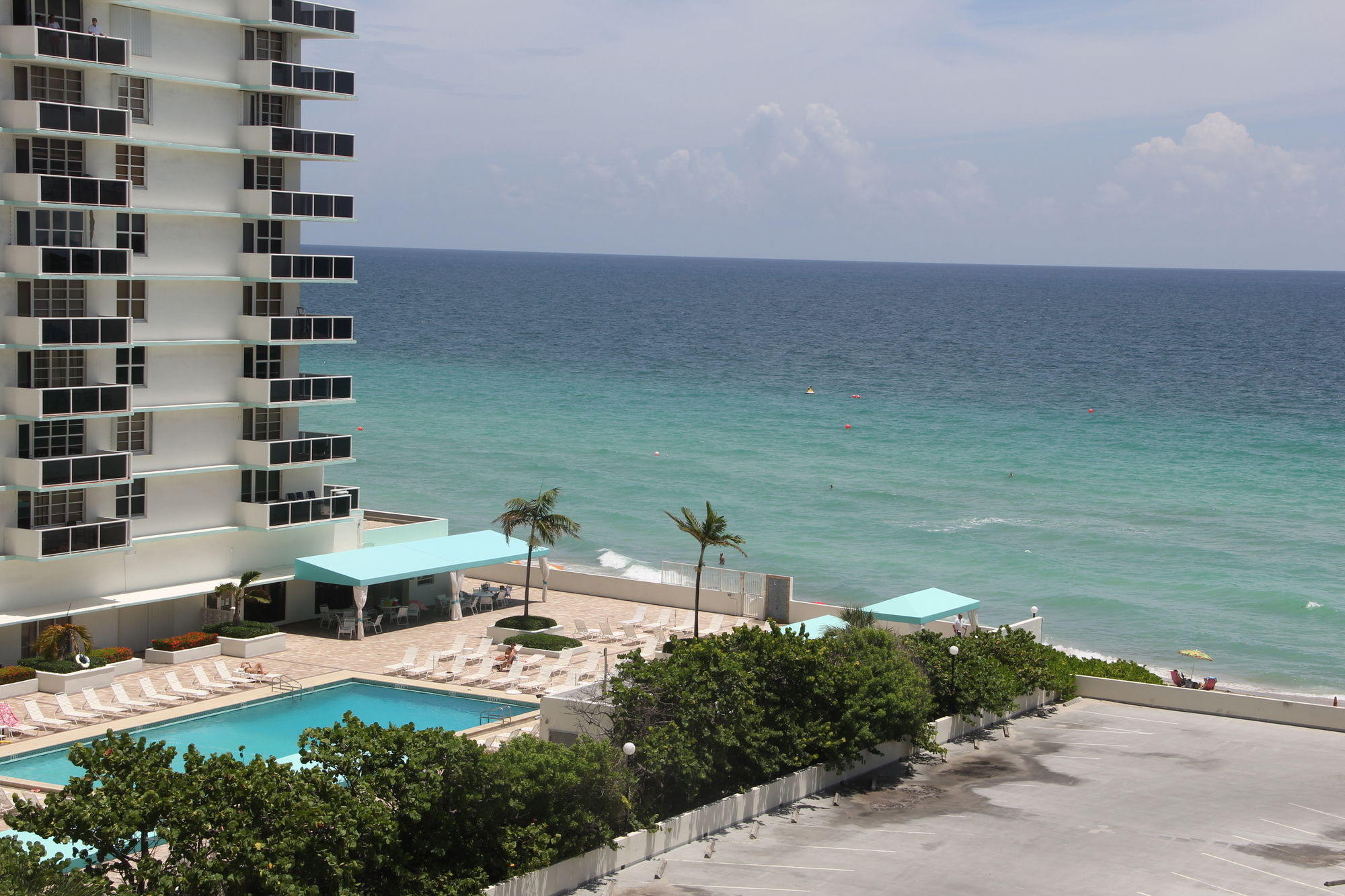 Фото Hollywood Condos