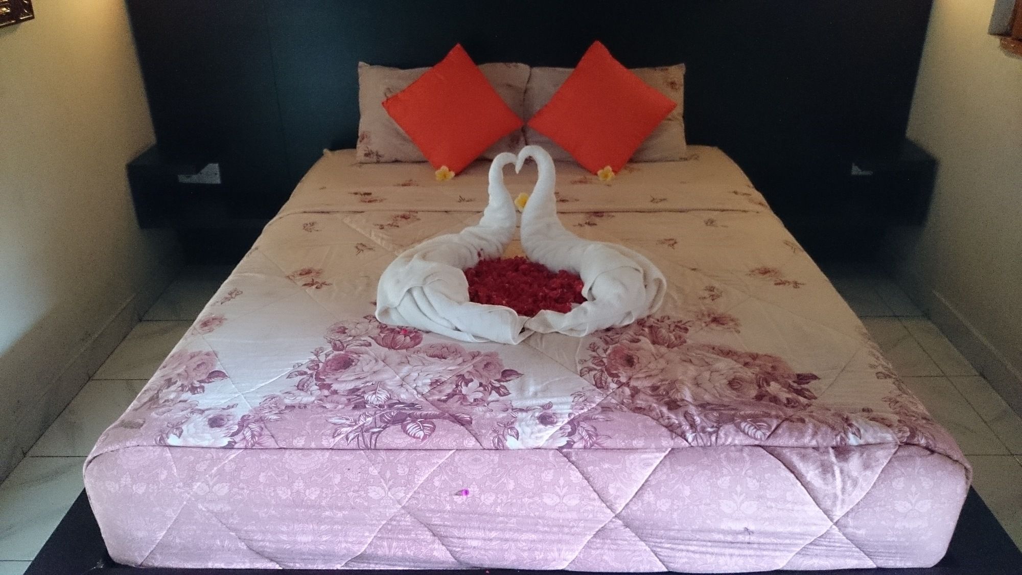 Фото Agus Beach Inn