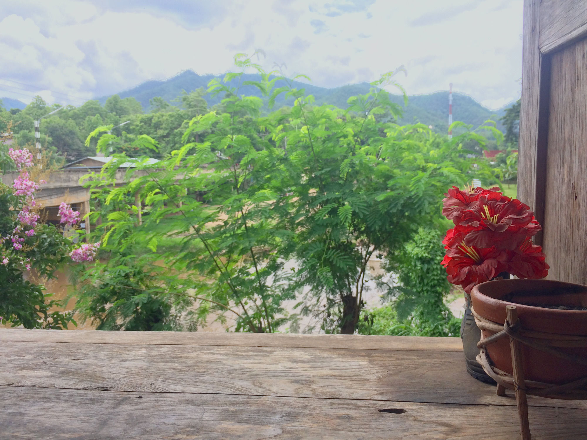 Фото Sawasdeepai River Resort