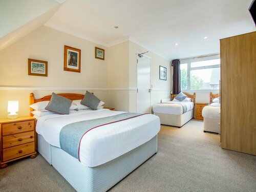 Гостиница Flexistay Ambers Gatwick Aparthotel в Хорли