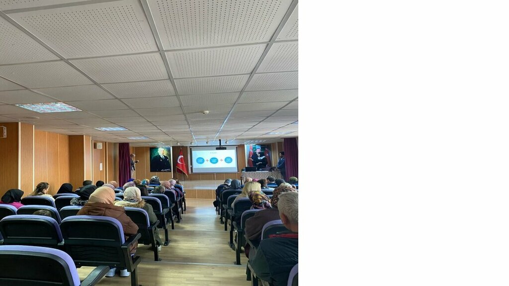 Centro educativo Kucukcekmece Mesleki Egitim Merkezi, , foto