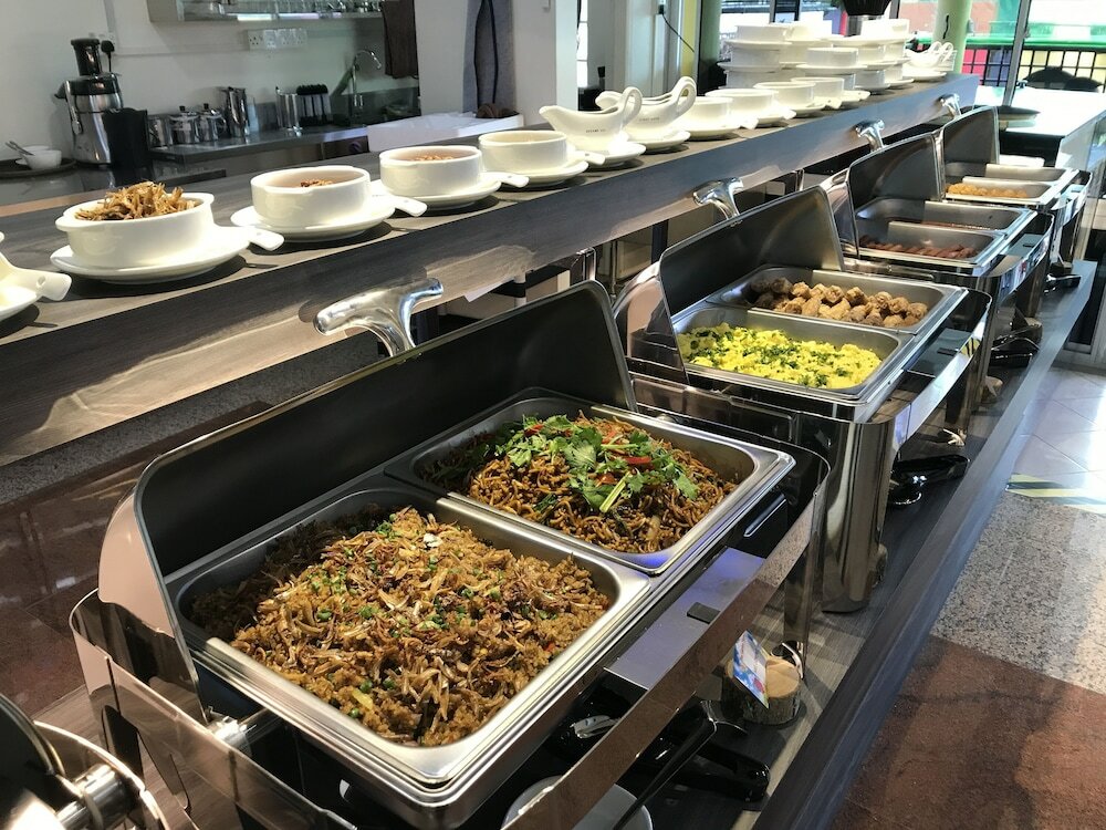 Фото Pine Garden Hotel