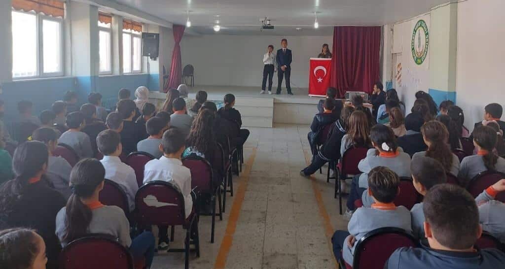 School Martyr Lieutenant Colonel Yusuf Turgut Secondary School, Cayiralan, photo
